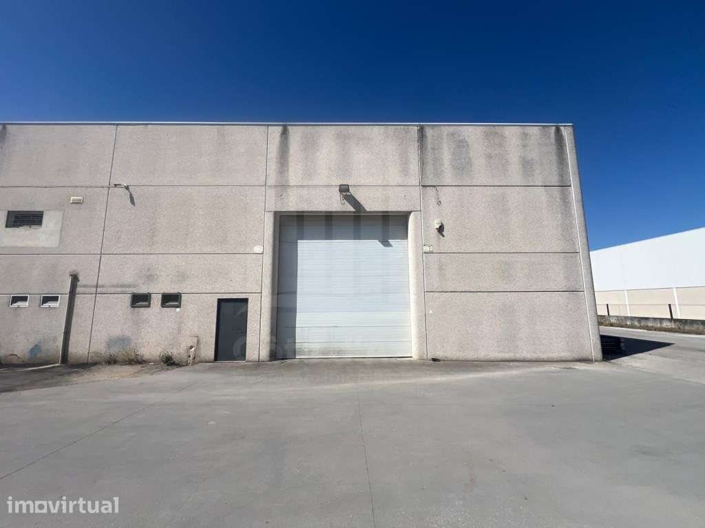 Armazém em Vila Amélia com 559 m2 - Quinta do Anjo, Palmela - Grande imagem: 2/9