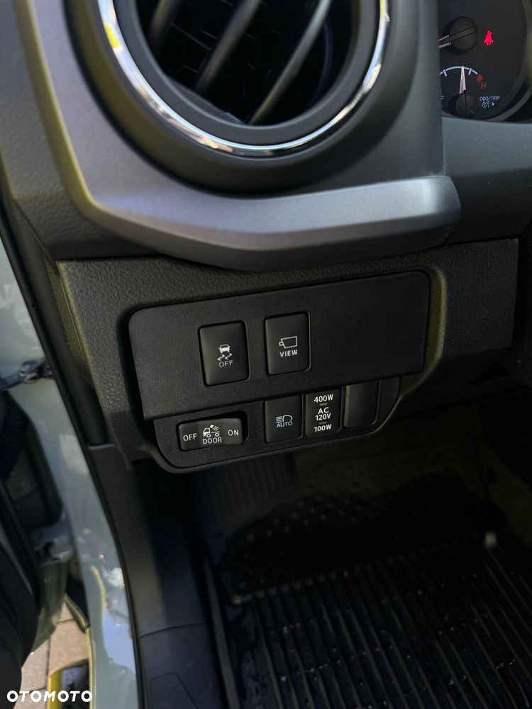 Toyota Tacoma - 17
