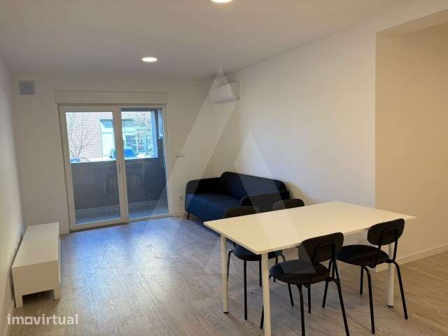 Apartamento T2 equipado e mobilado junto ao C.C. Glicinias - Grande imagem: 3/11