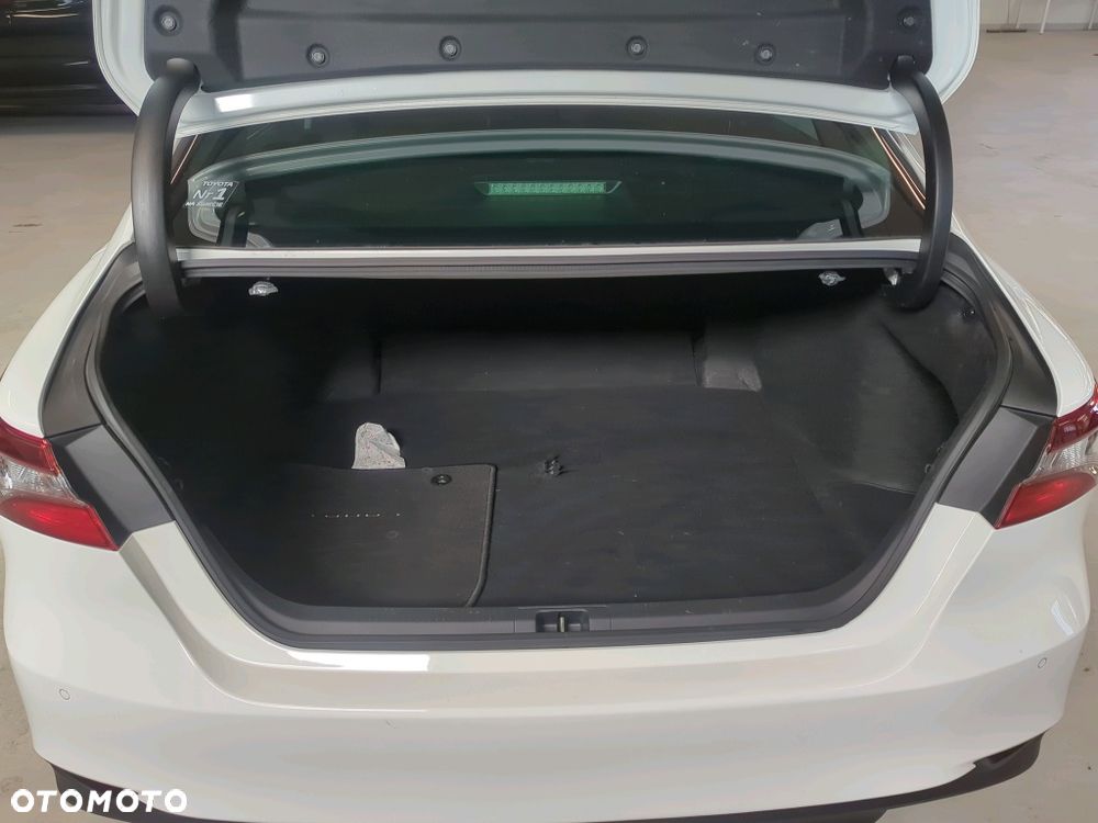 Toyota Camry 2.5 Hybrid Prestige CVT - 23