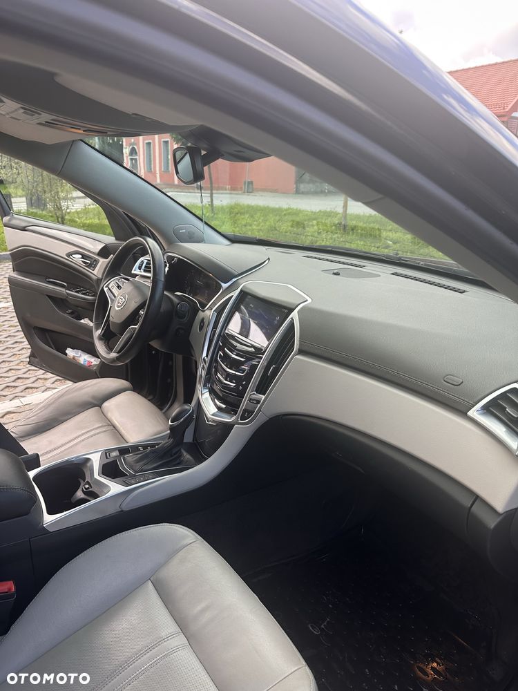Cadillac SRX - 8