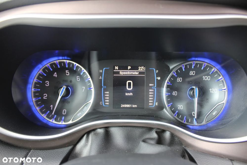 Chrysler Pacifica - 29