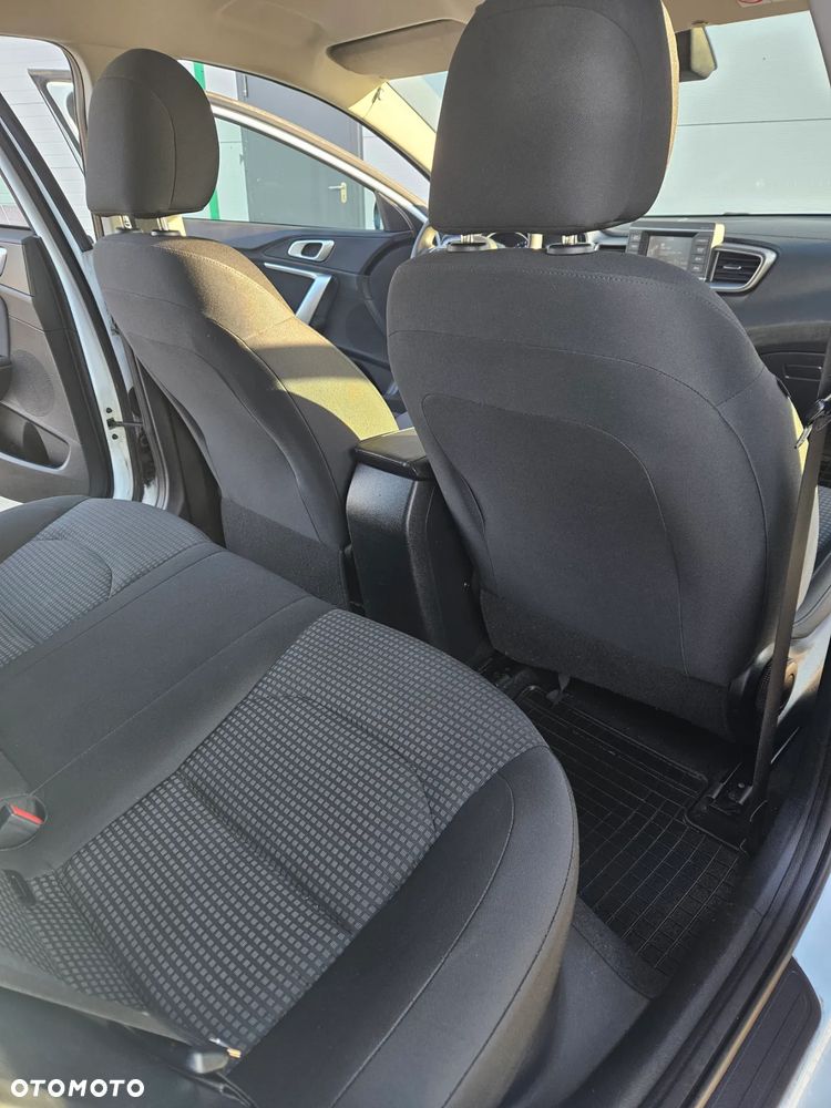 Kia Ceed - 14