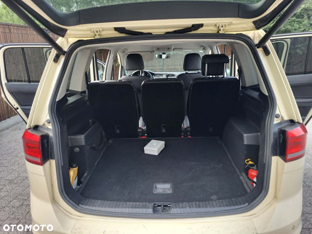 Volkswagen Touran - 9