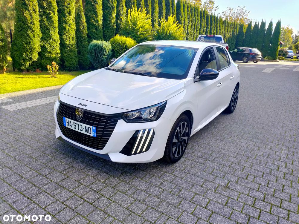 Peugeot 208 - 1