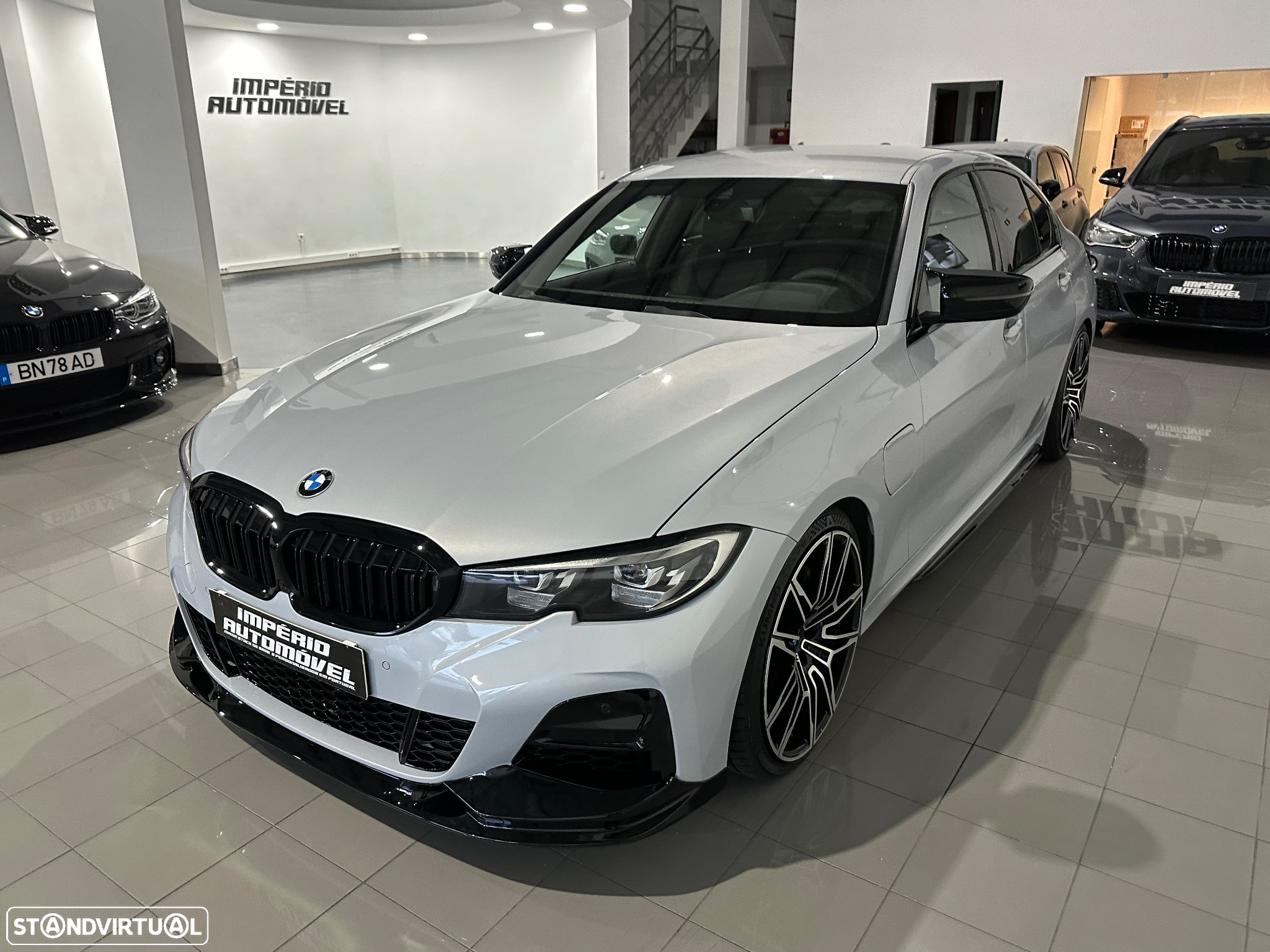 BMW 330 e Auto - 4