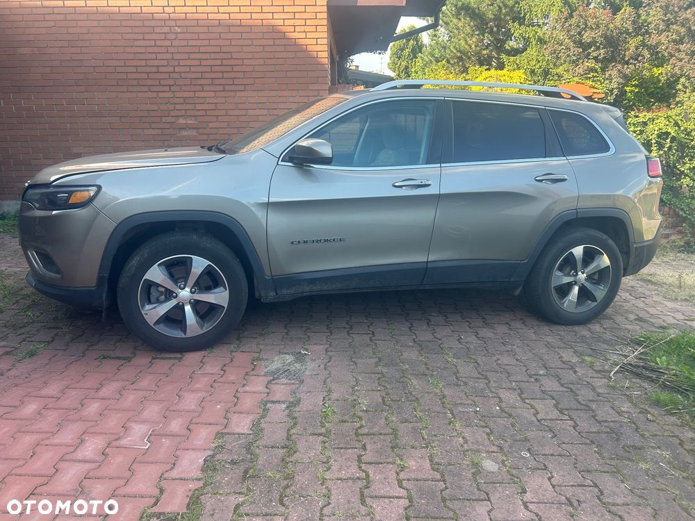 Jeep Cherokee - 5