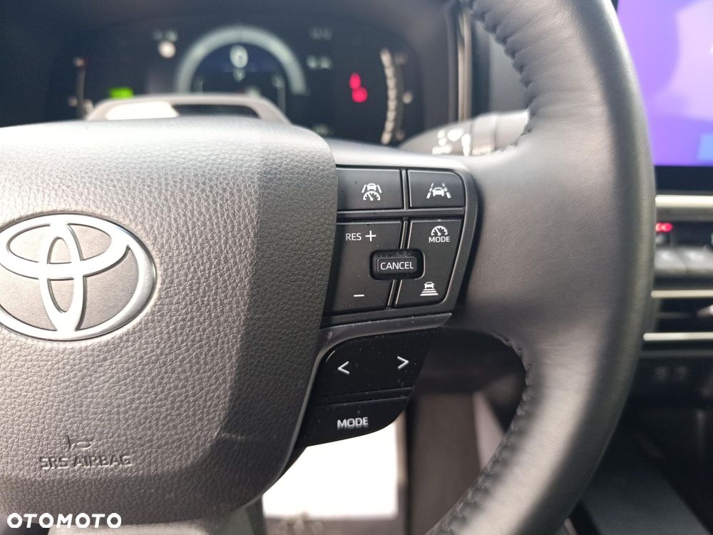 Toyota Camry - 23
