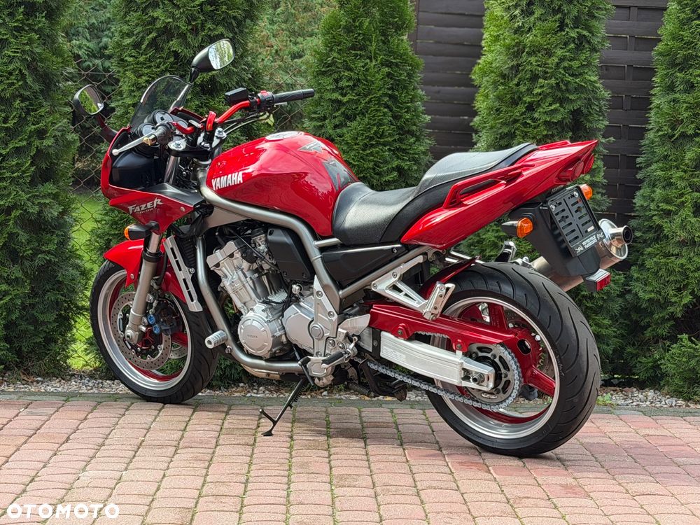 Yamaha FZS - 8