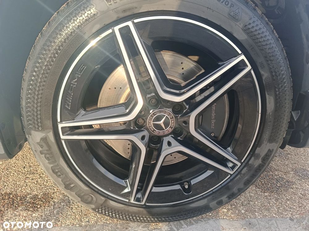 Mercedes-Benz GLB 250 4-Matic AMG Line 8G-DCT - 8