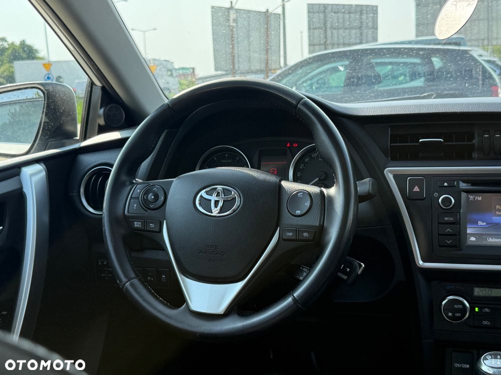 Toyota Auris 1.6 Premium - 12