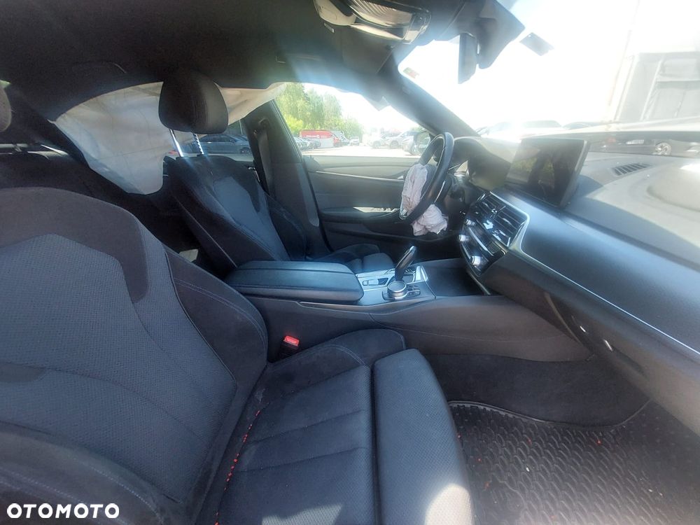 BMW Seria 5 520d xDrive MHEV M Sport sport - 13