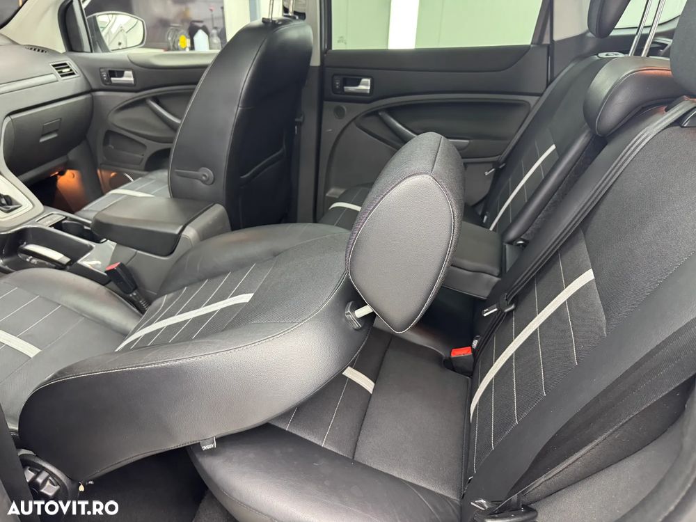 Ford Kuga 2.0 TDCi Powershift 4WD Titanium - 18