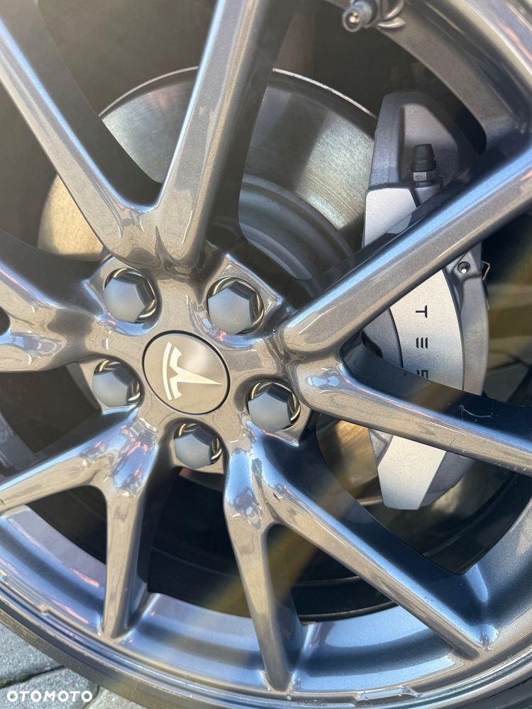 Tesla Model 3 - 9