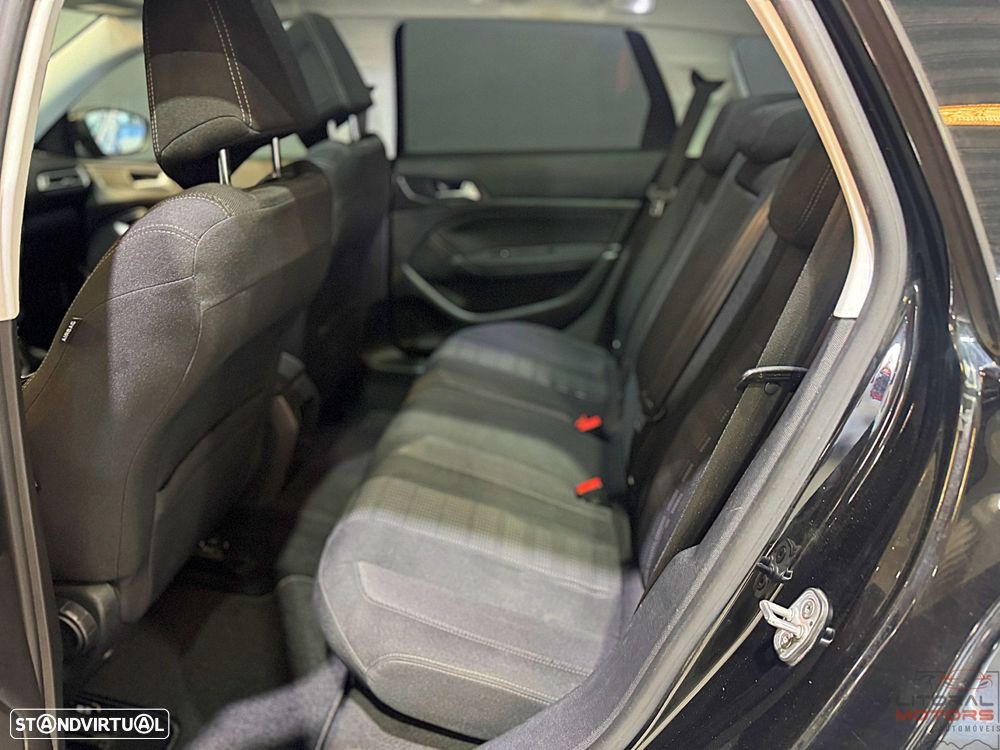 Peugeot 308 SW 1.6 BlueHDi Style J17 - 17