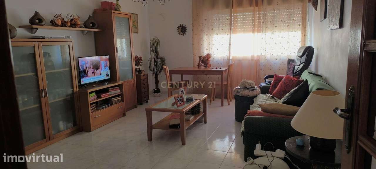 Apartamento de 3 assoalhadas, 1º andar com varanda, 102m2, na Baixa da - Grande imagem: 2/16