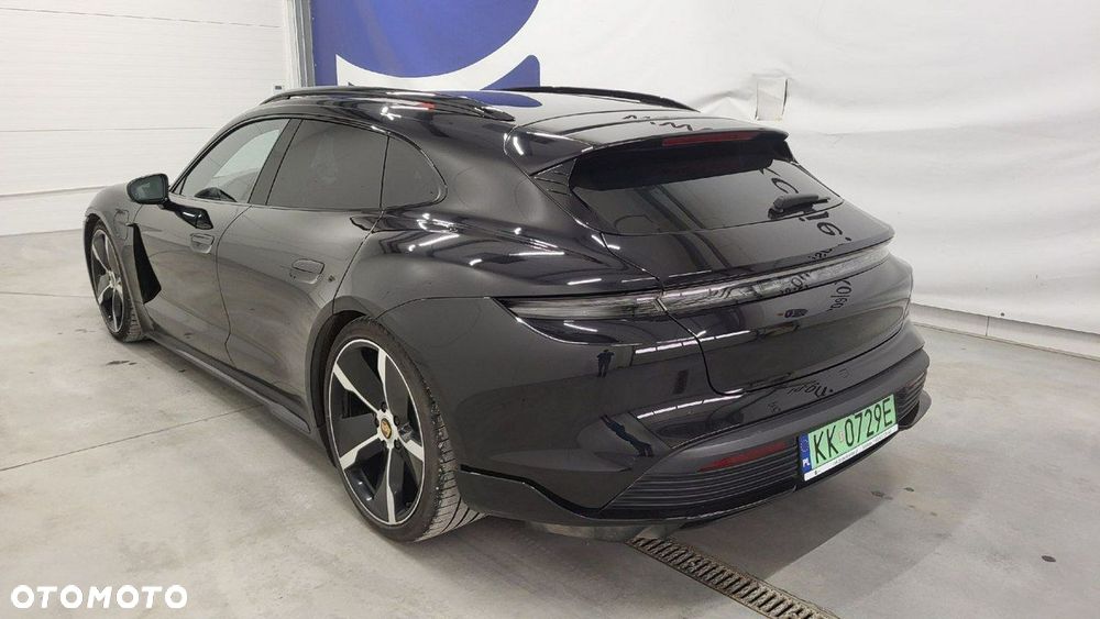 Porsche Taycan - 8