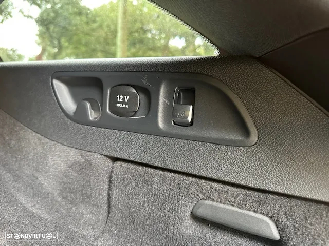Mercedes-Benz E 300 d AMG Line - 33