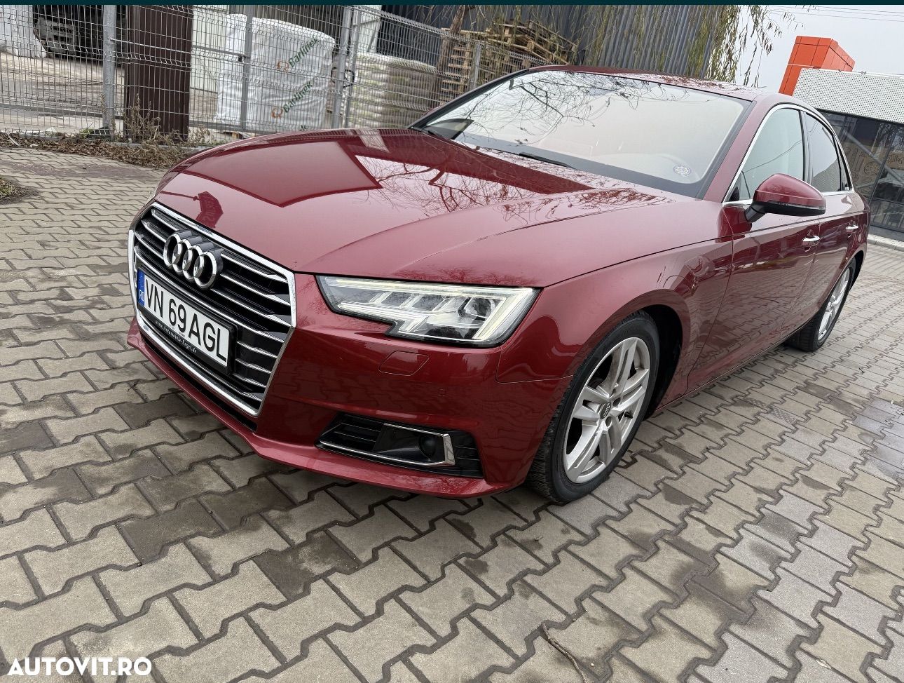 Audi A4 - 1