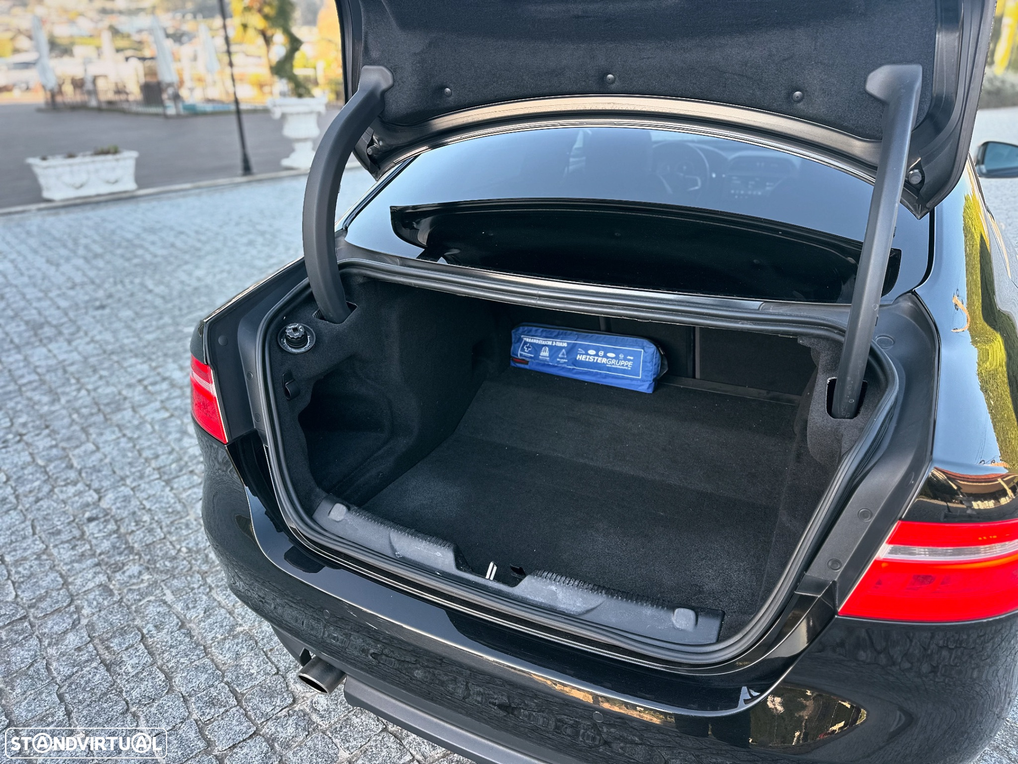 Jaguar XE 2.0 D R-Sport AWD Aut. - 11