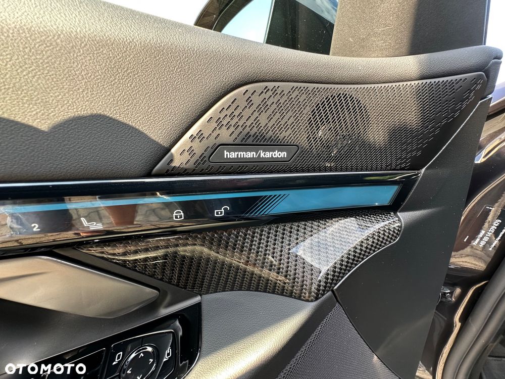 BMW Seria 5 520d xDrive mHEV - 31
