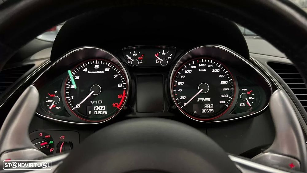 Audi R8 Spyder 5.2 FSi V10 quattro R-tronic - 25