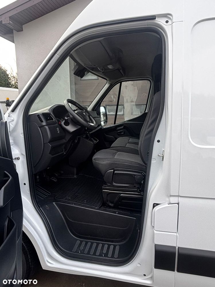 Renault Master Blaszak - 11