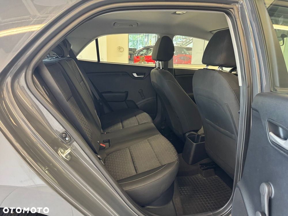 Kia Rio - 9