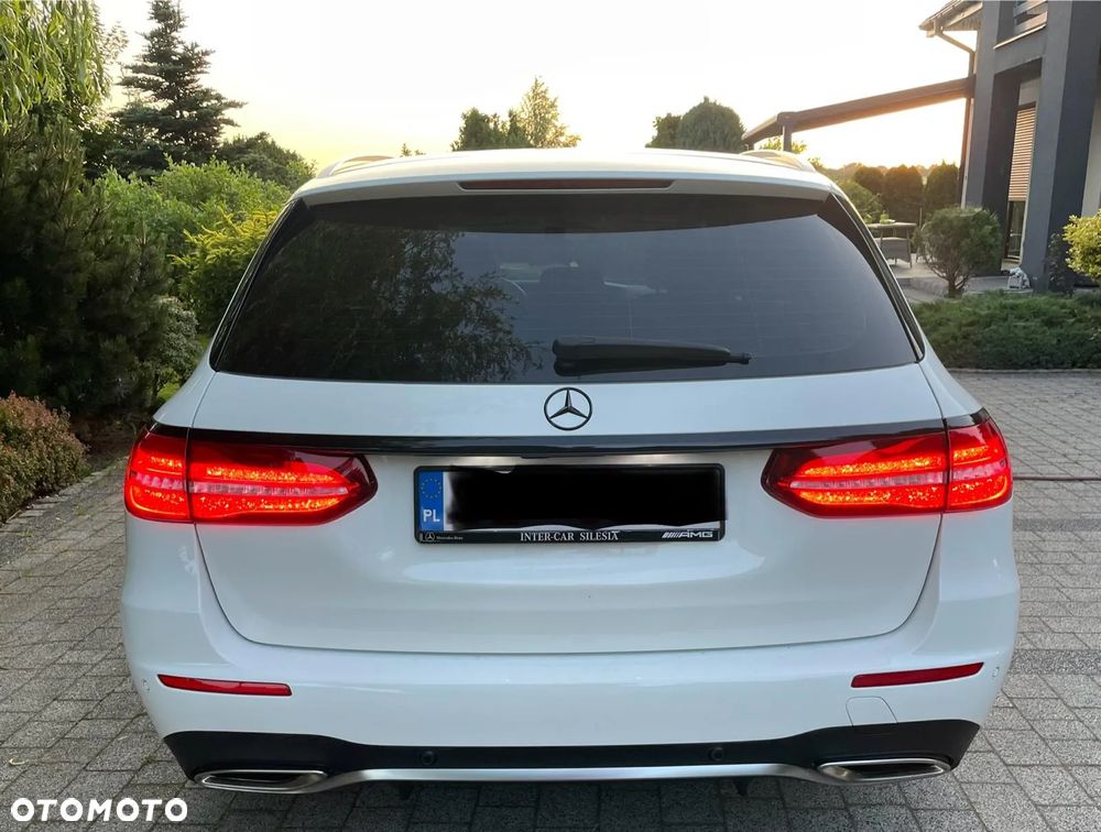 Mercedes-Benz Klasa E - 27