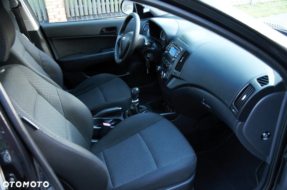 Hyundai i30 1.6 CRDi Comfort EU5 - 24