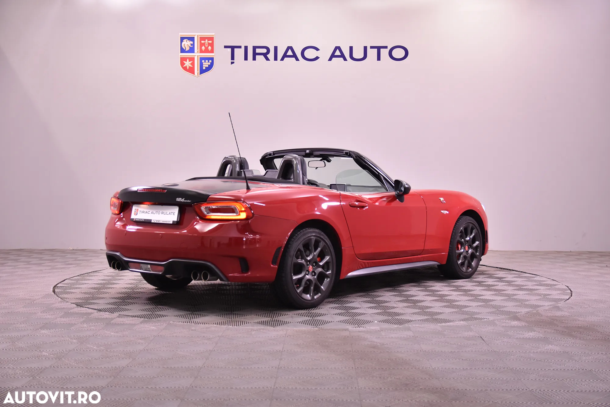 Abarth 124 Spider - 13