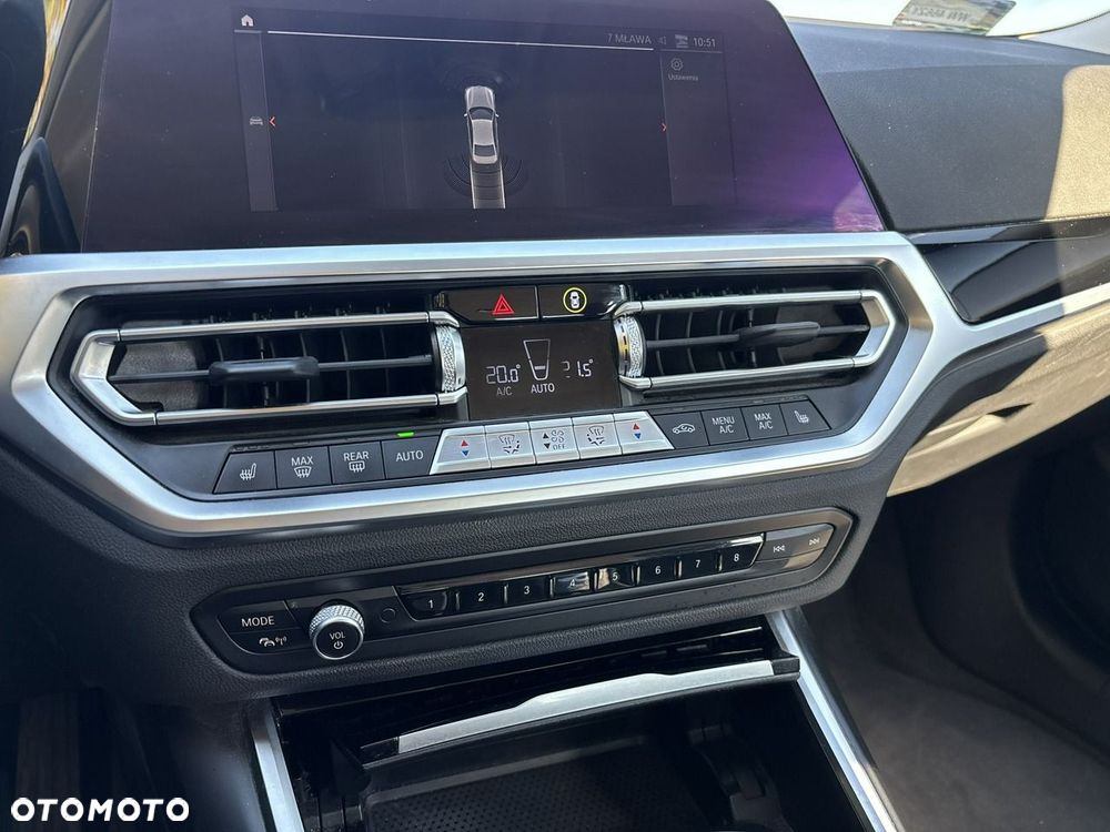 BMW Seria 3 318i Sport Line - 24