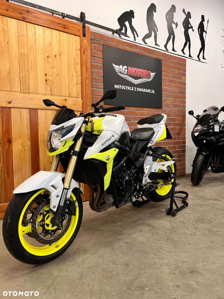 Suzuki GSR - 15