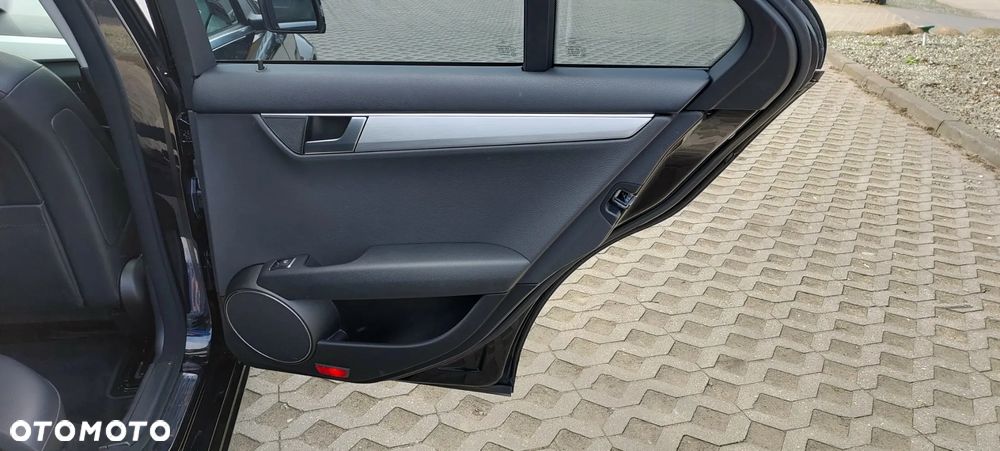 Mercedes-Benz Klasa C - 36