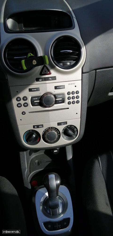 Opel Corsa 1.2 Enjoy Easytronic - 4