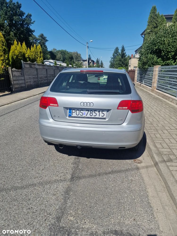 Audi A3 Sportback 1.6 FSI Ambiente - 4