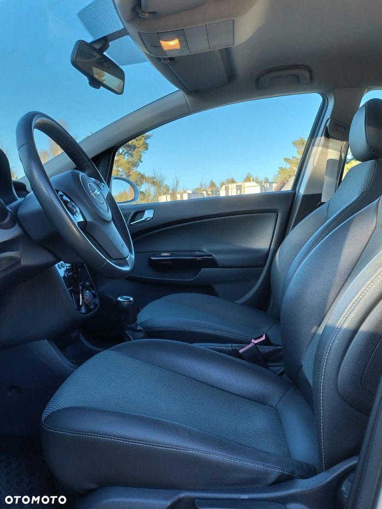 Opel Corsa 1.2 16V Cosmo - 8