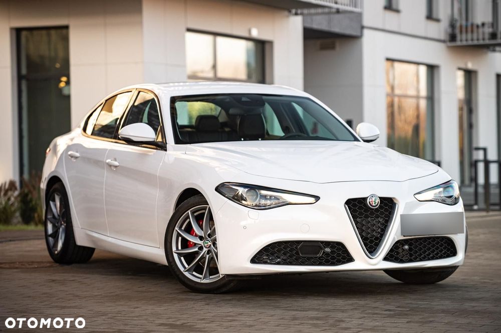 Alfa Romeo Giulia 2.2 - 2