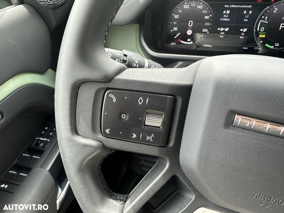 Land Rover Defender - 16