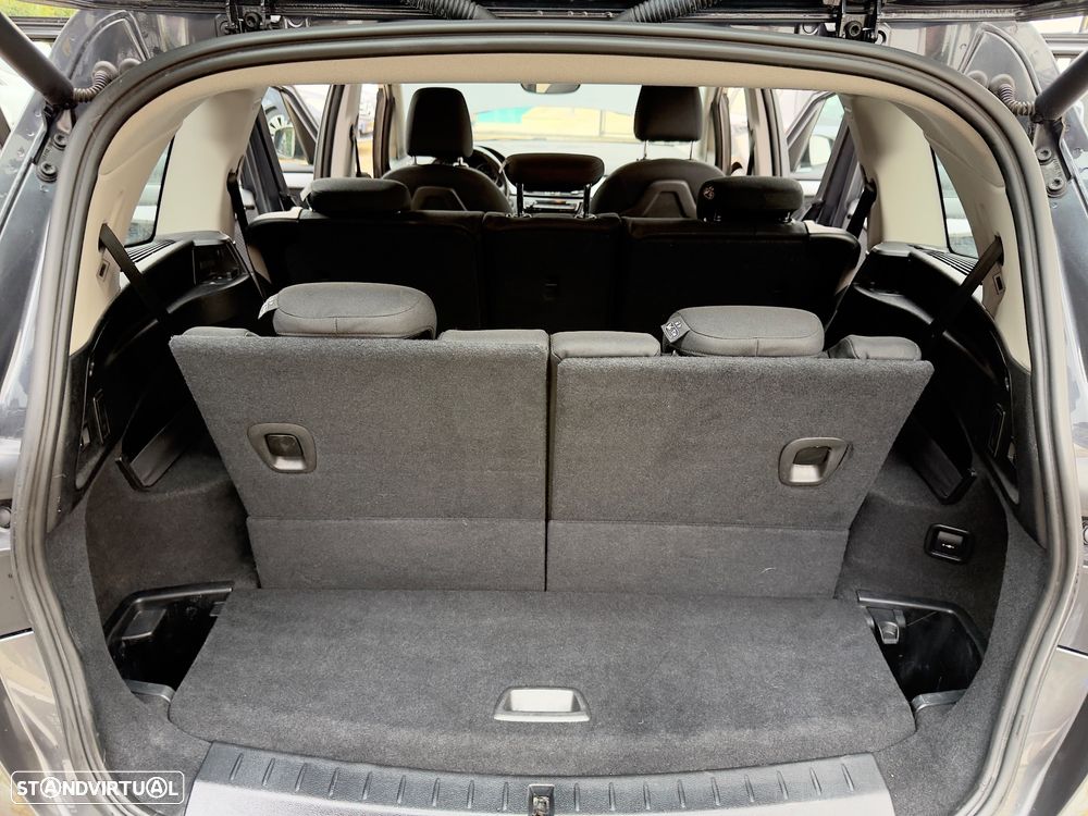 BMW 218 Gran Tourer d 7L Line Luxury - 37