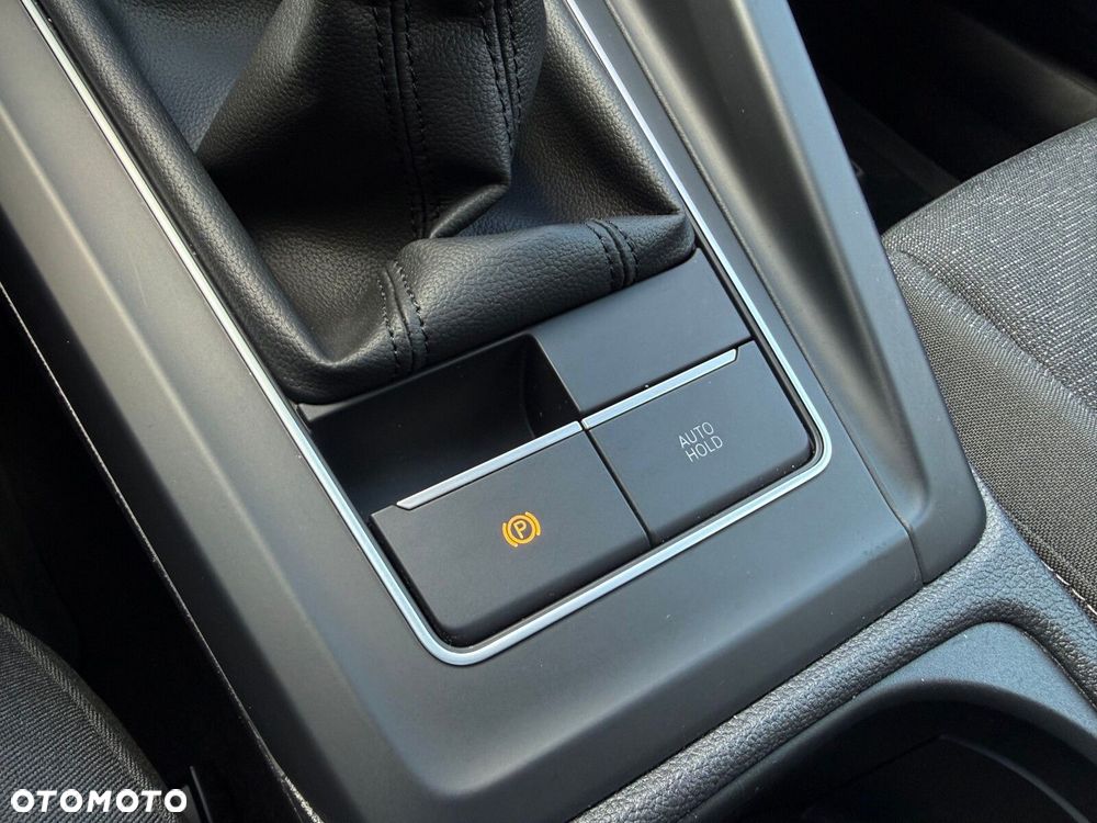 Volkswagen Golf - 27