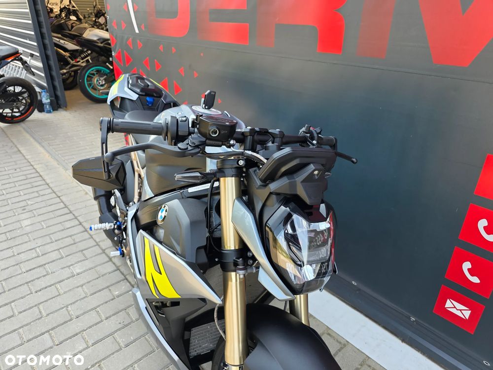 BMW S - 28