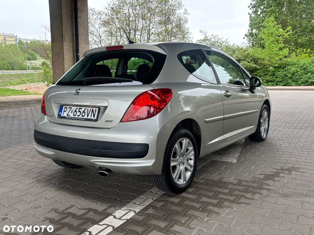 Peugeot 207 - 7