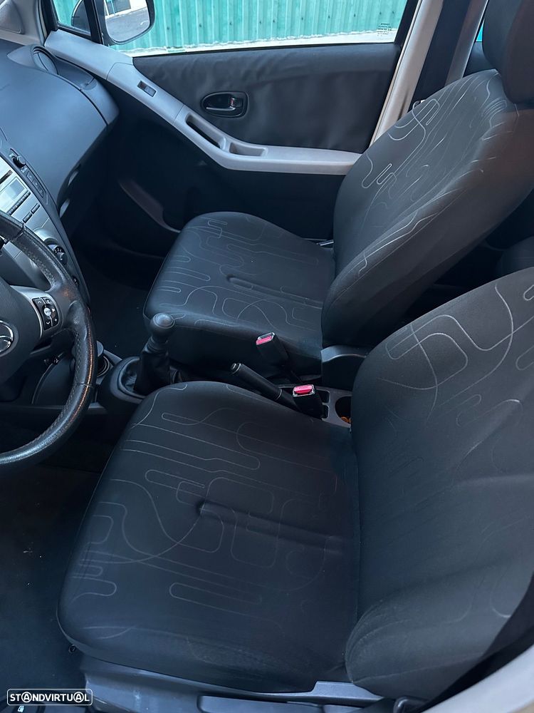 Toyota Yaris 1.0 VVT-i Sol - 13