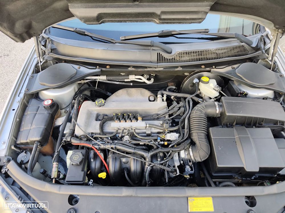 Ford Mondeo 1.8 Ghia - 15