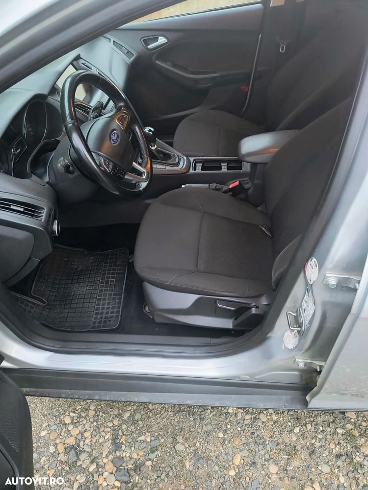 Ford Focus - 13