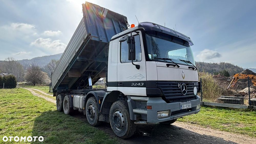 Mercedes-Benz Actros 3243 - 8