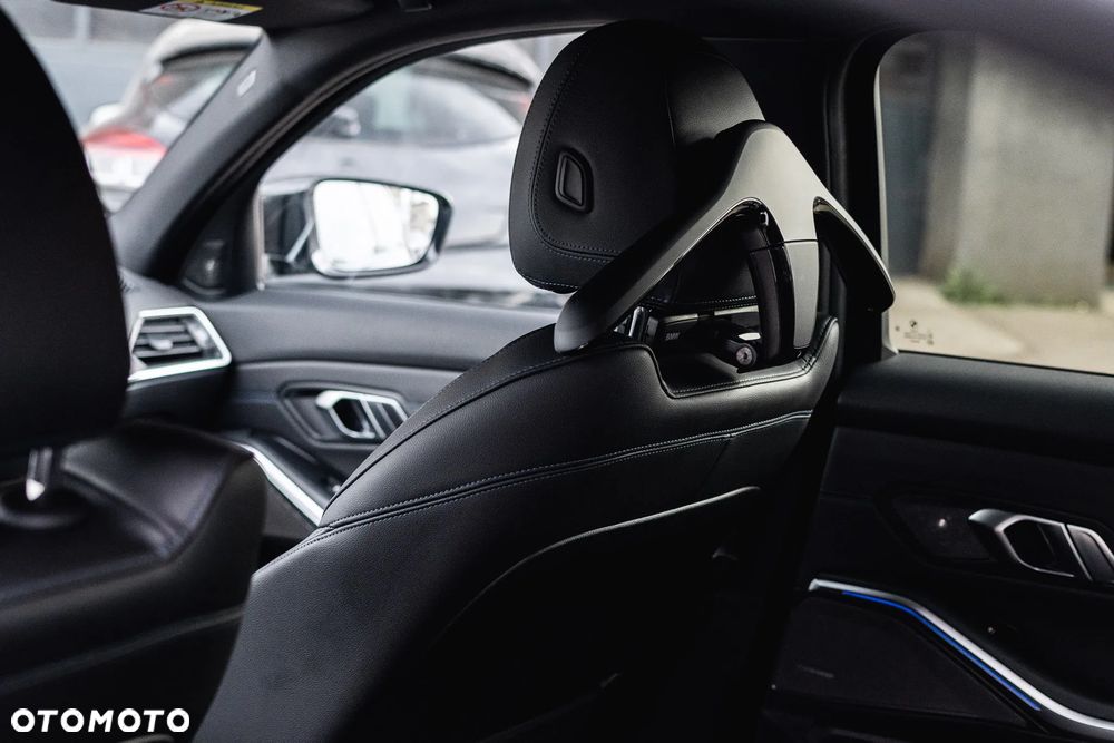 BMW Seria 3 M340i xDrive sport - 17