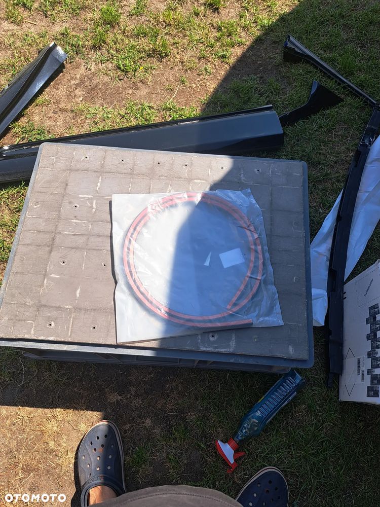 uszczelka drzwi przód przednich zewnętrzna Audi Q8 SQ8 RSQ8 4M8837911 - 1