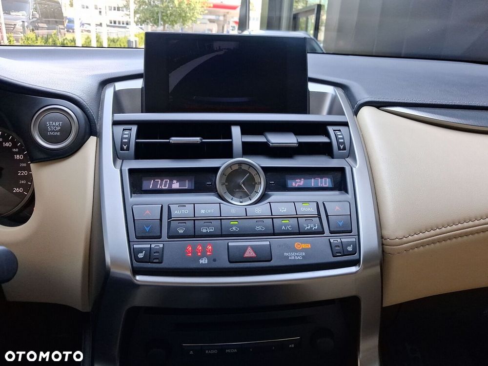 Lexus NX 200t Comfort AWD - 18